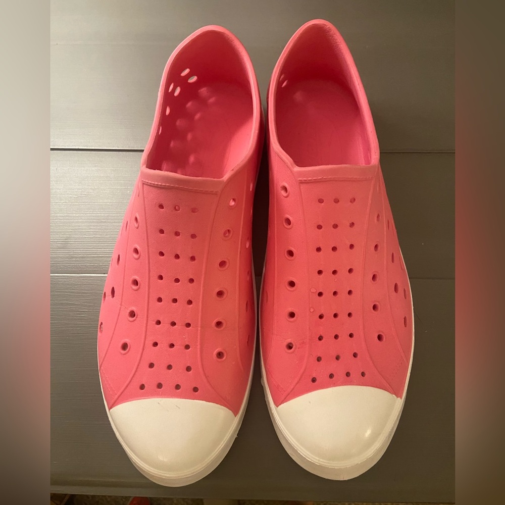 Crane slip on pink sneakers, women’s size 9/10